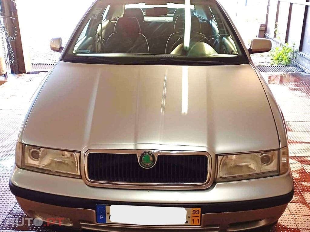 Skoda Octavia 1.6 SLXI 101 cv