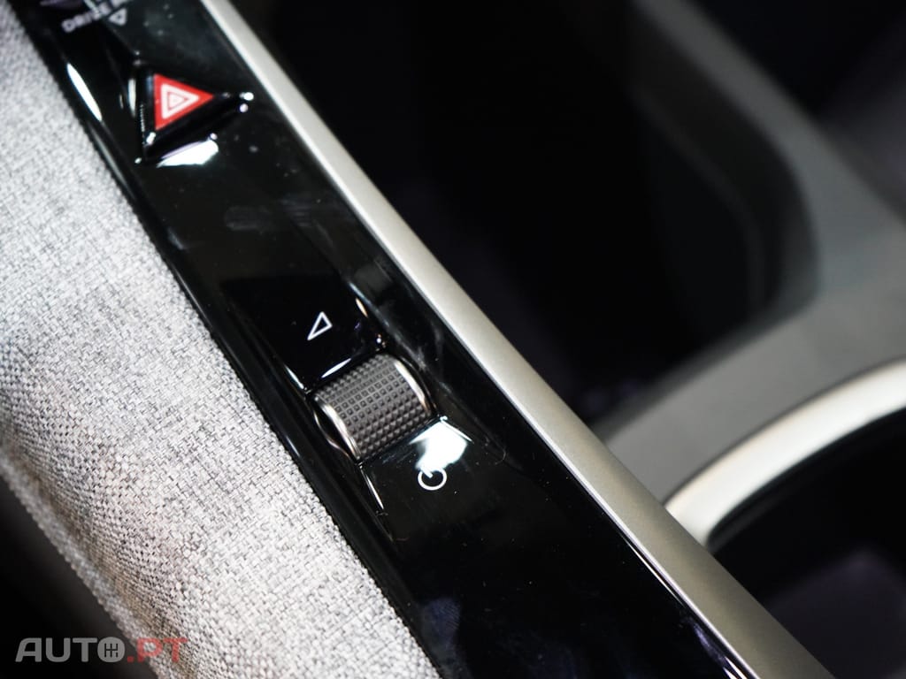 Peugeot 3008 1.2 Hybrid Allure e-DCS6