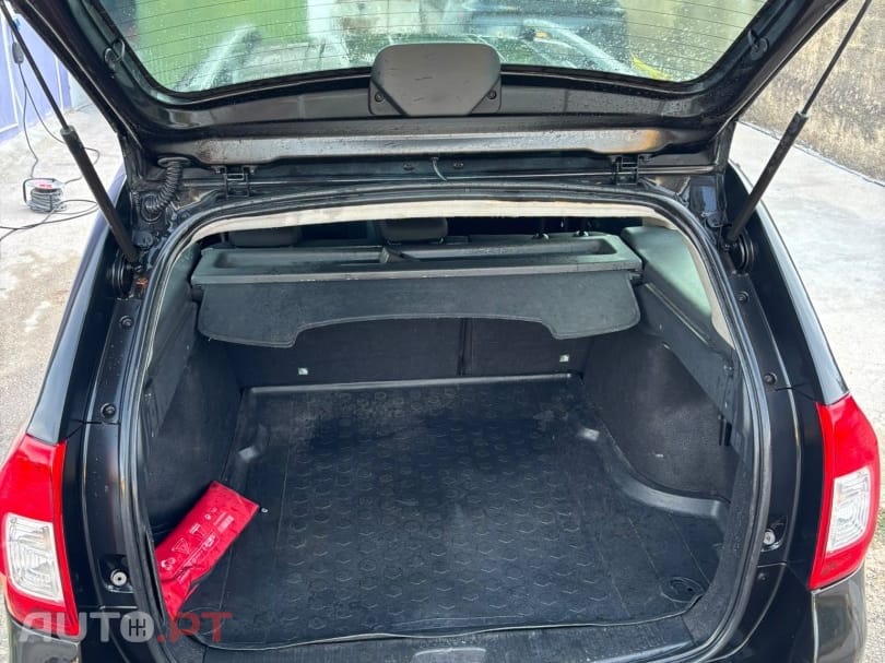 Dacia Logan MCV 1.2 16V Confort Bi-Fuel — fotografia 5
