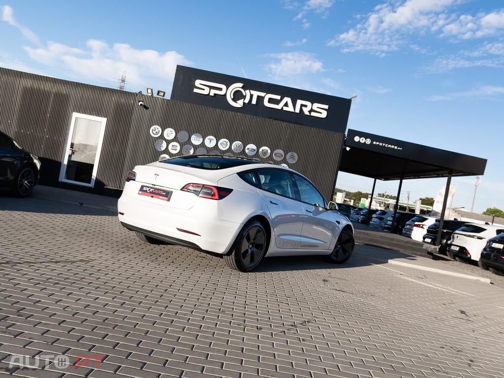 Tesla Model 3 RWD