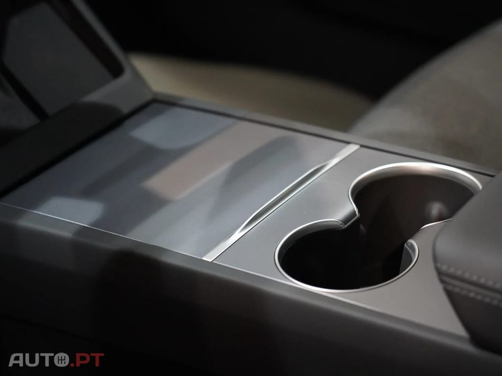 Tesla Model 3 Tração Traseira