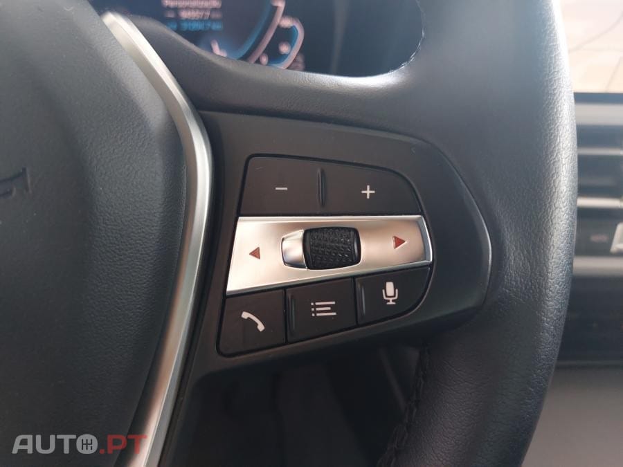 BMW 330 e Auto