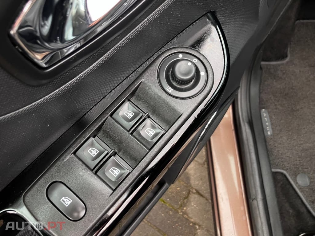 Renault Captur 1.2 TCe Exclusive EDC