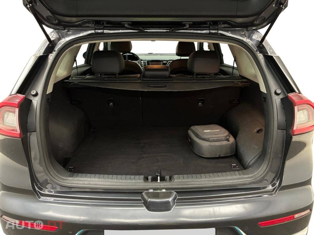 Kia Niro 1.6 GDi Premium DCT6