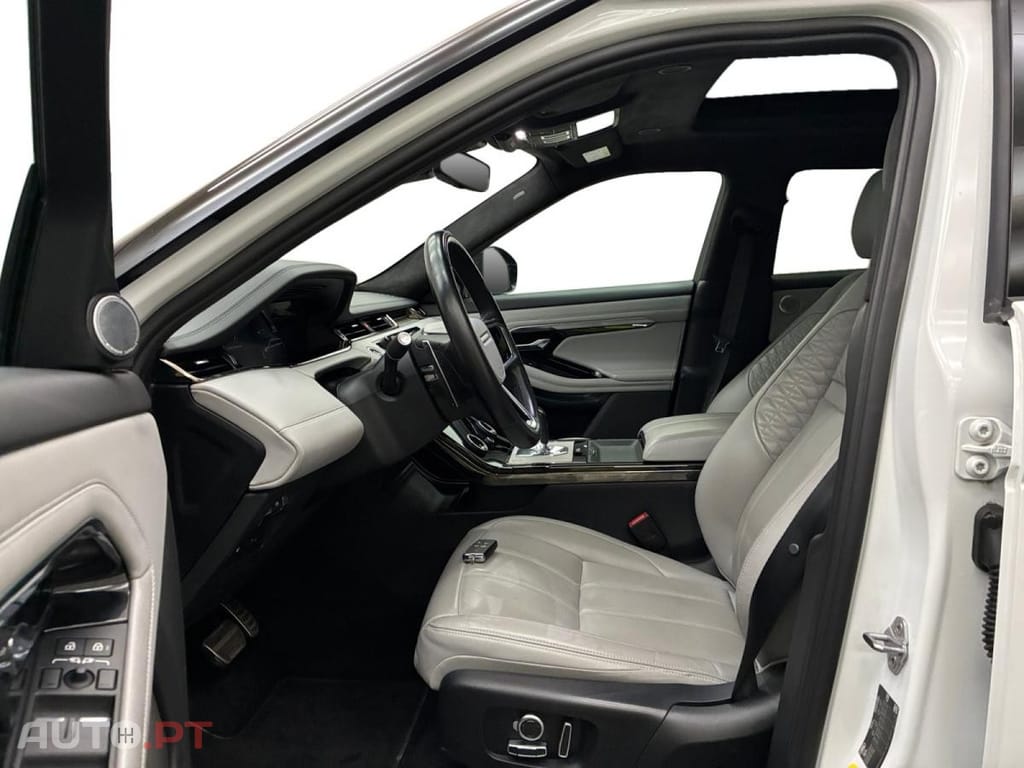 Land Rover Evoque 1.5 P300e AWD R-Dynamic Auto