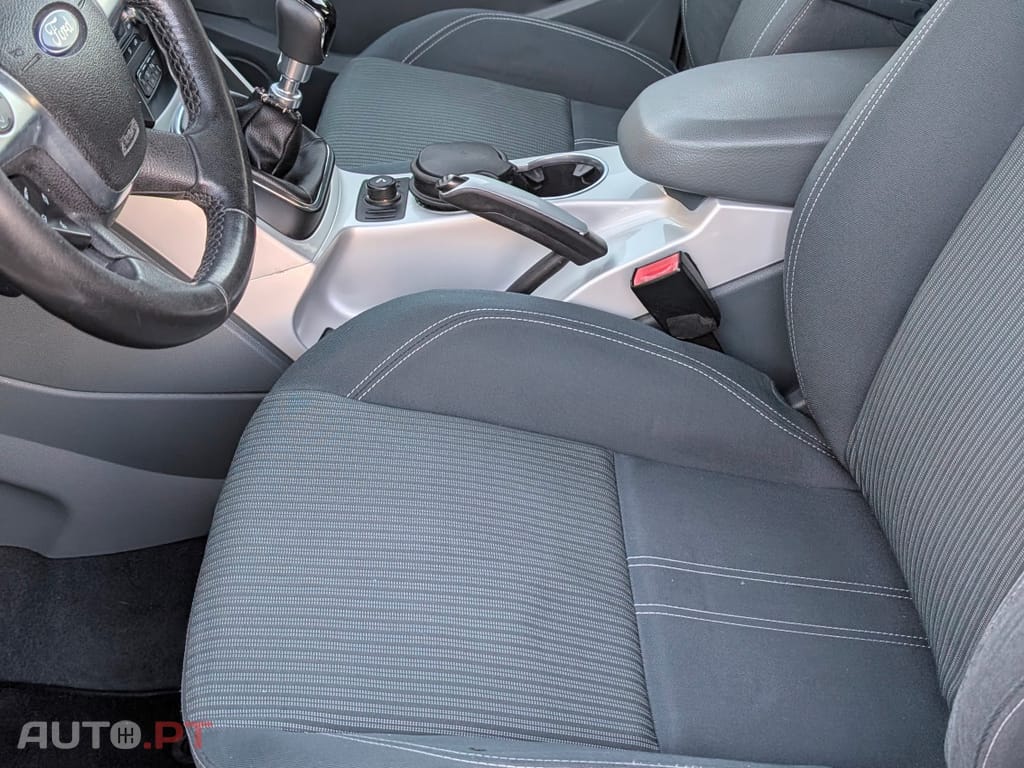 Ford Focus C-Max II 1.6 TDCi Titanium - Impecável - Oportunidade!