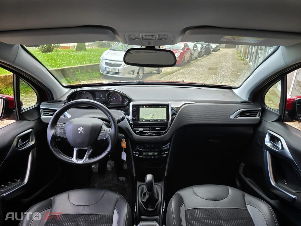 Peugeot 2008 1.2 PureTech Allure