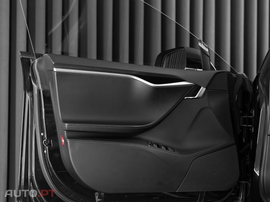 Tesla Model S 75