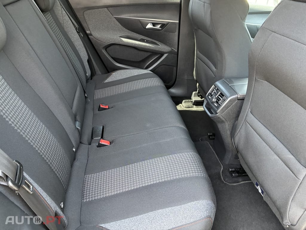 Peugeot 3008 BlueHDi 120 Stop & Start EAT6 Active Business-Pack