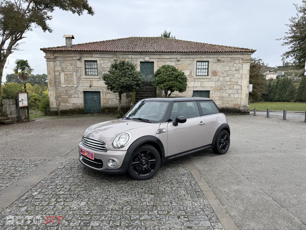 MINI Cooper Cooper D