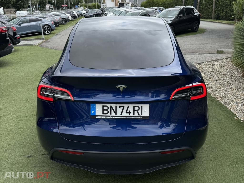 Tesla Model Y Long-Range RWD