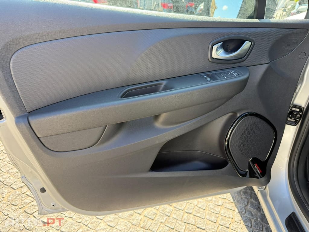 Renault Clio 0.9 TCe Limited Bi-Fuel
