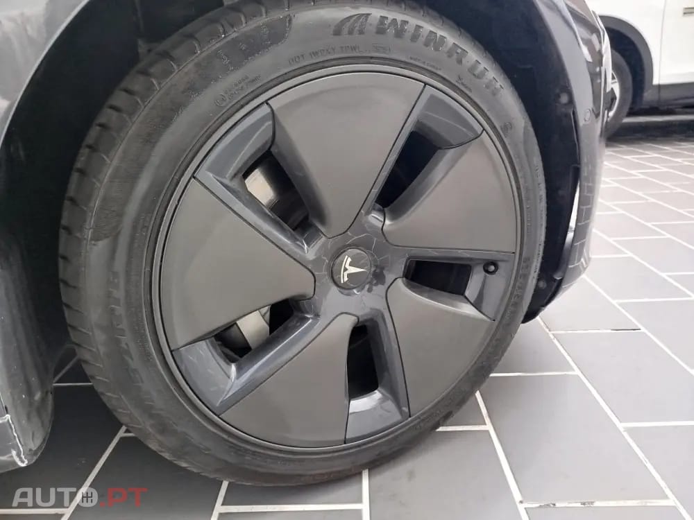 Tesla Model 3 Long-Range Dual Motor AWD