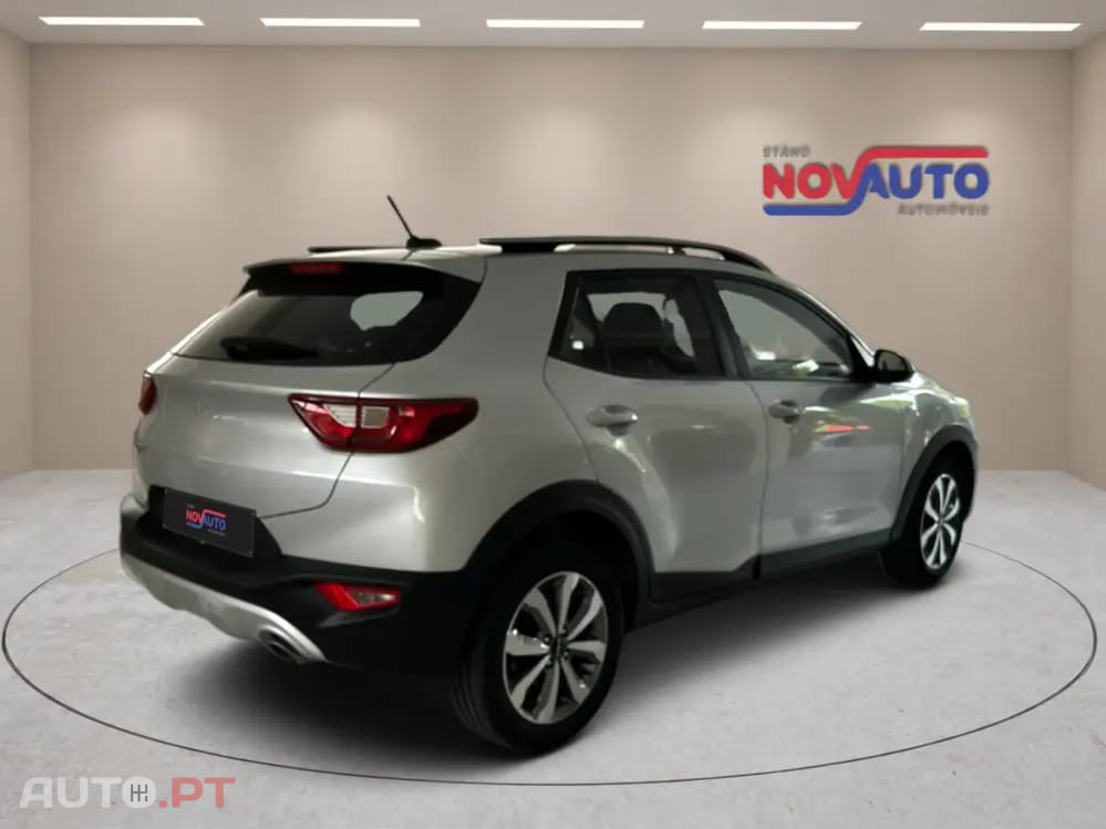 Kia Stonic 1.2 Dynamic — fotografia 3