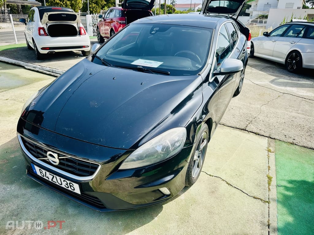 Volvo V40 2.0 D4 R-Design
