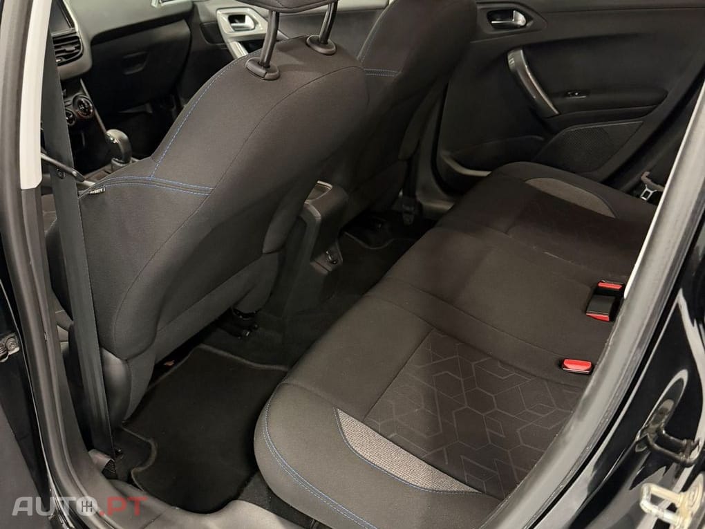 Peugeot 2008 1.2 PureTech Style