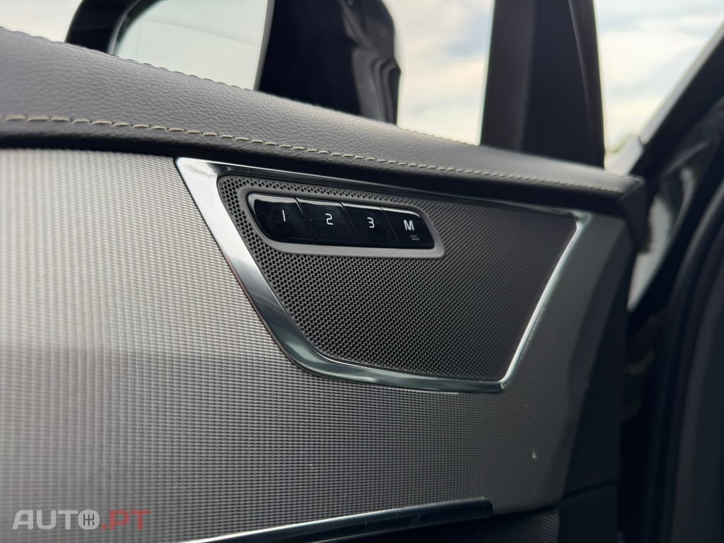 Volvo XC90 2.0 T8 PHEV R-Design AWD