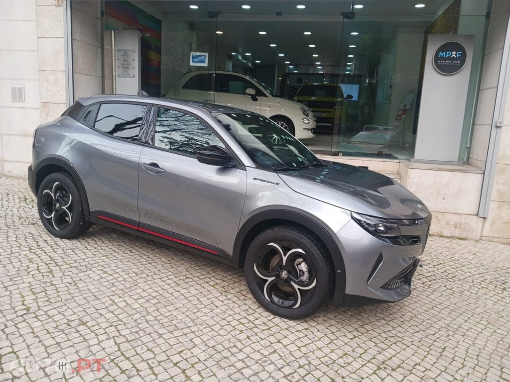 Alfa Romeo Junior 1.2 Speciale eDCT6