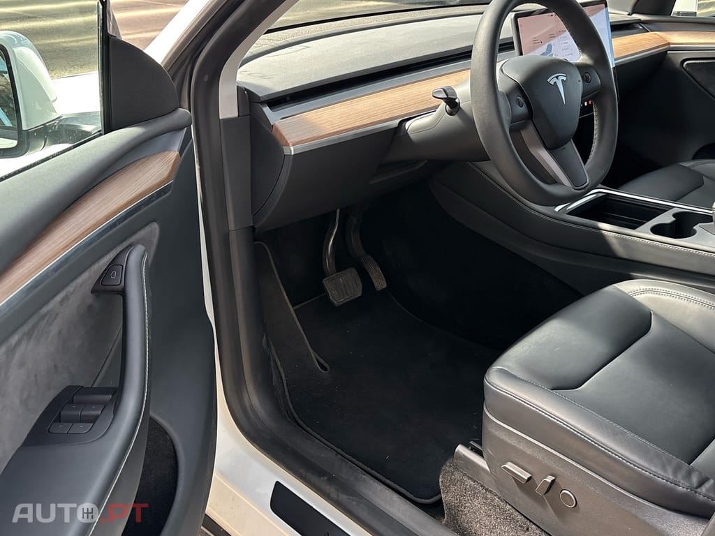Tesla Model Y Long Range Tração Integral