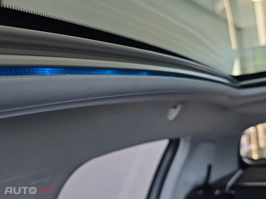 Peugeot 2008 1.2 PureTech Crossway