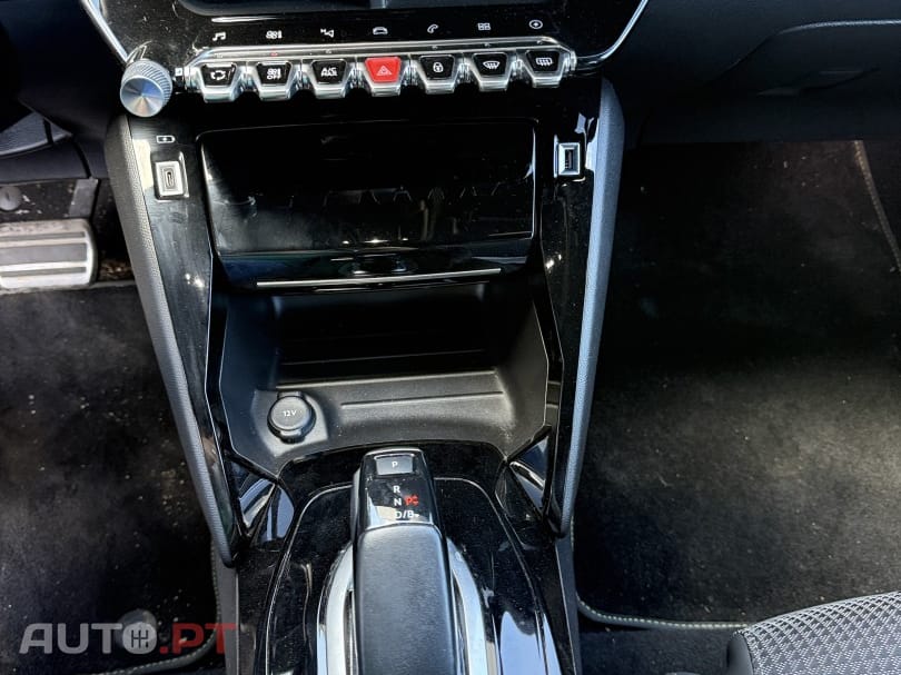 Peugeot E-208 GT