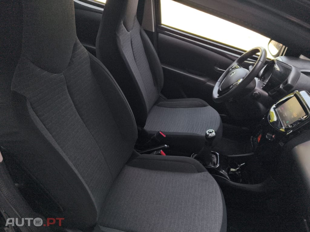 Citroen C1 1.2 VTi Shine
