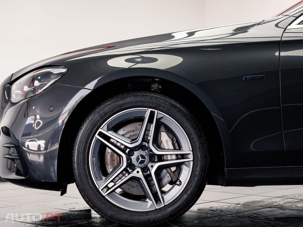 Mercedes-Benz E 300 e AMG Line