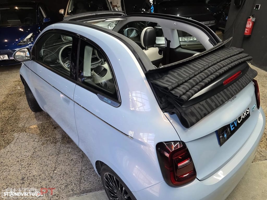 Fiat 500e La Prima