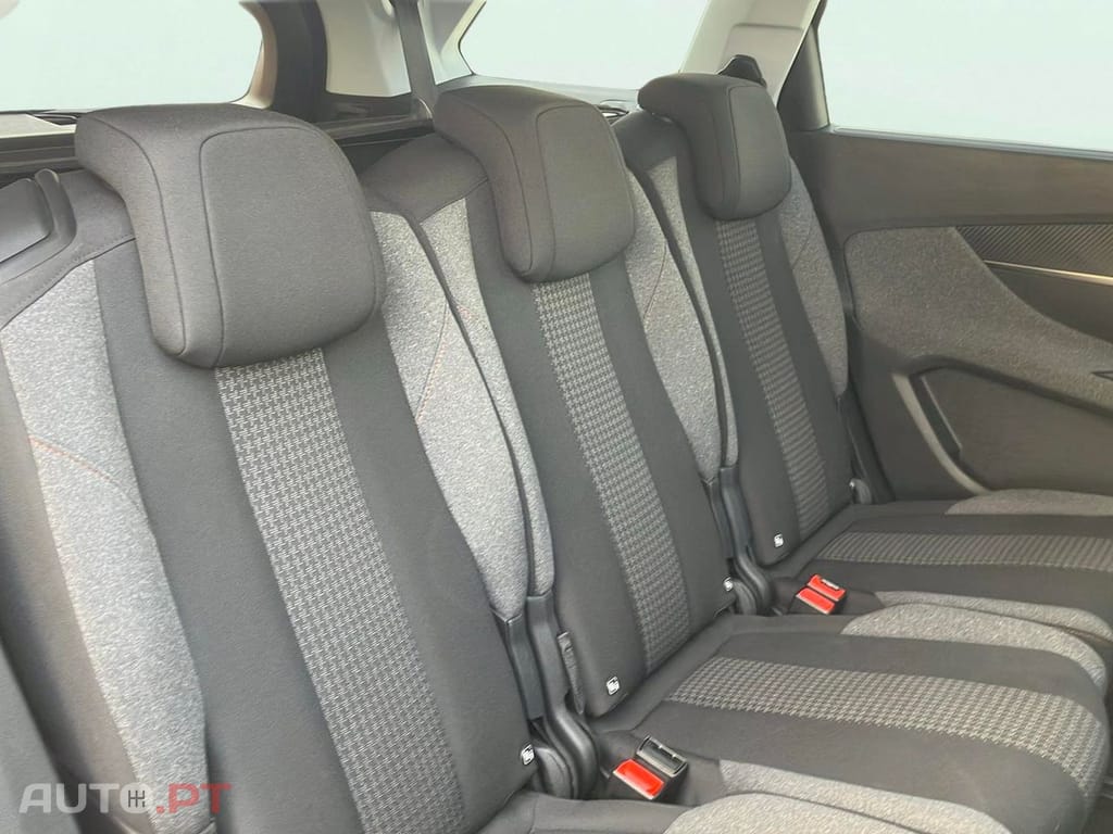 Peugeot 5008 PureTech 130 EAT8 Stop & Start Active