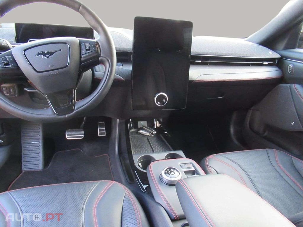 Ford Mustang Mach-E I.V.A DEDUTÍVEL AWD 
