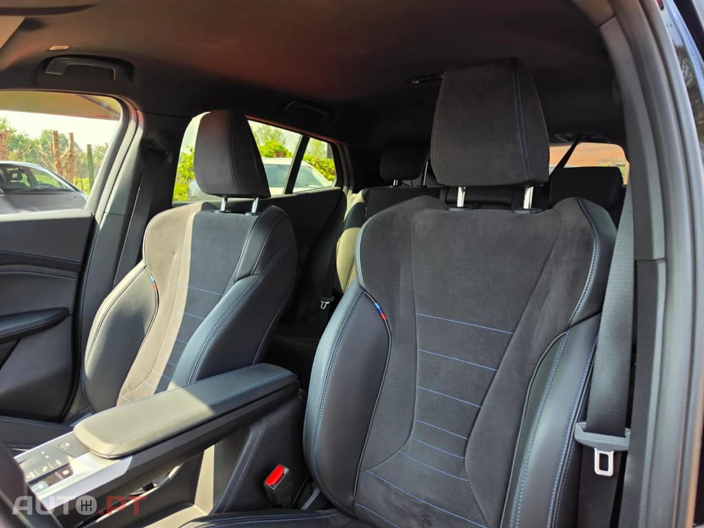 BMW iX2 eDrive20 Pack Desportivo M — fotografia 8
