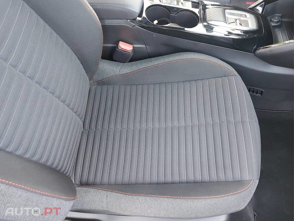 Peugeot E-2008 50 kWh Active Pack