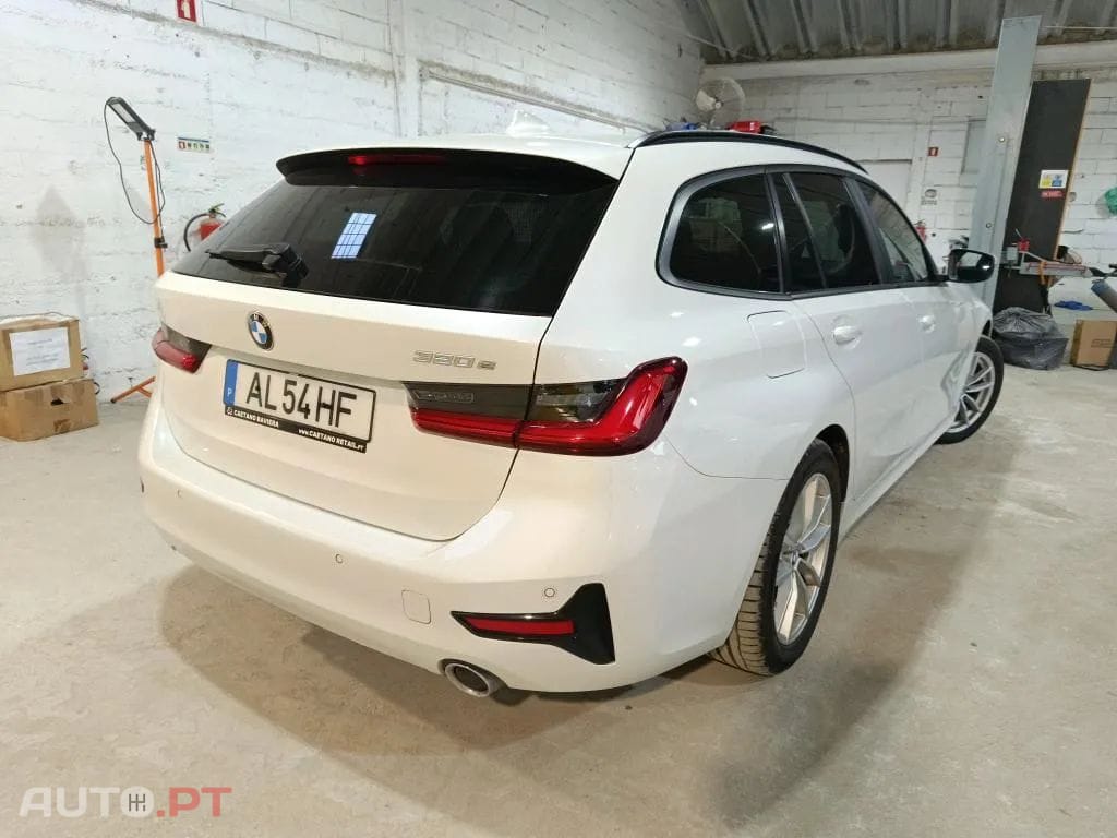 BMW 320 e Touring Corporate Edition Auto
