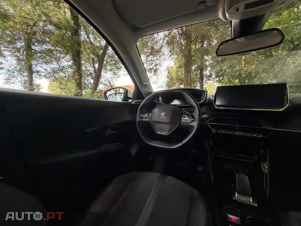 Peugeot E-208 50 kWh Allure Pack