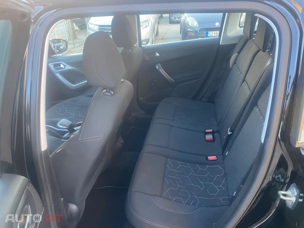 Peugeot 2008 1.2 PureTech Style