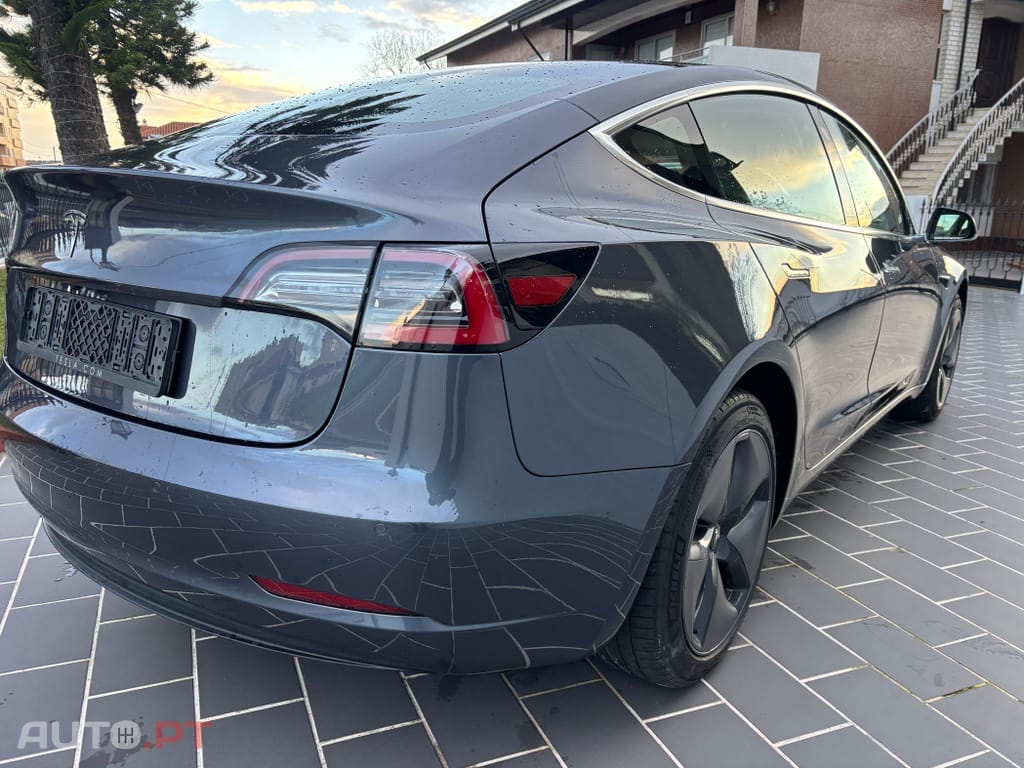 Tesla Model 3 Standard Range Plus RWD