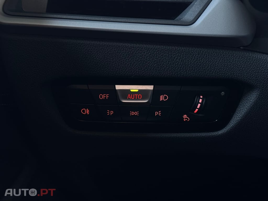 BMW 330 e Touring Auto