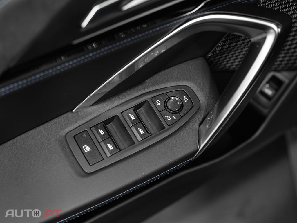 BMW iX2 xDrive30 Pack Desportivo M Pro