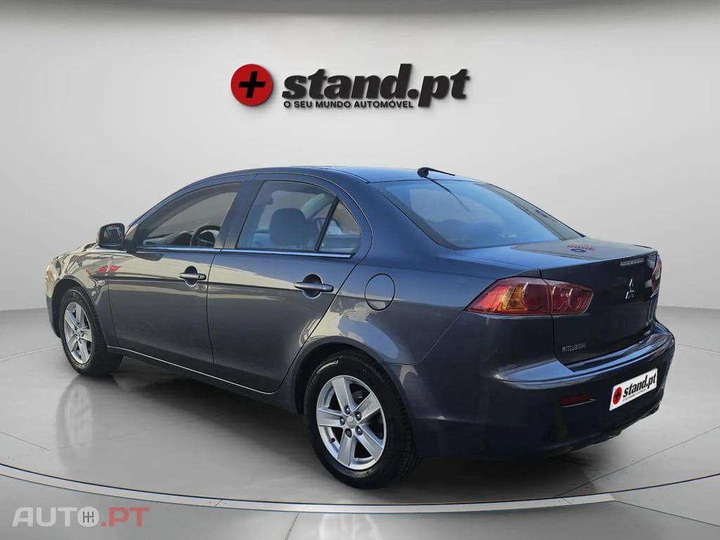 Mitsubishi Lancer 1.5 Invite