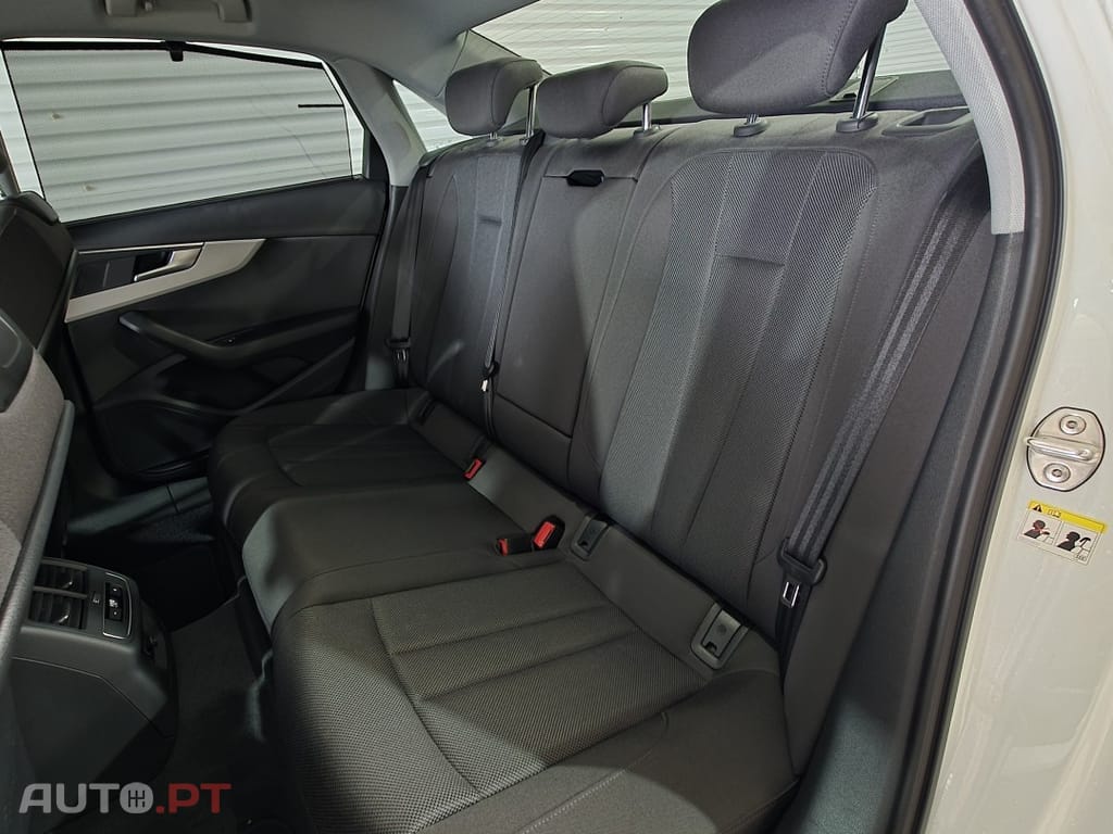 Audi A4 35 TDI S line S tronic