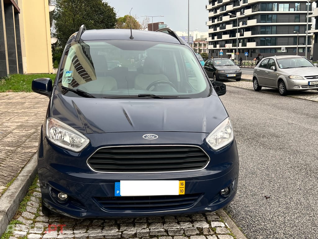 Ford Tourneo Courier MPV 1.5 TDCi