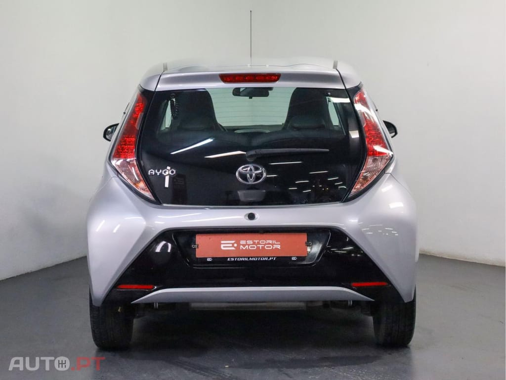 Toyota Aygo 1.0 VVT-i x-play x-touch
