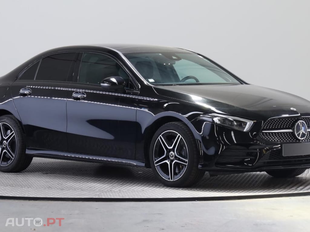 Mercedes-Benz A 250 e AMG Line