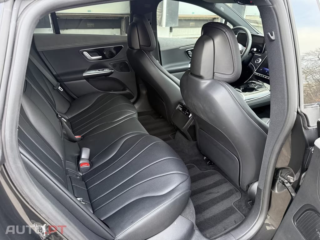 Mercedes-Benz EQE 300 