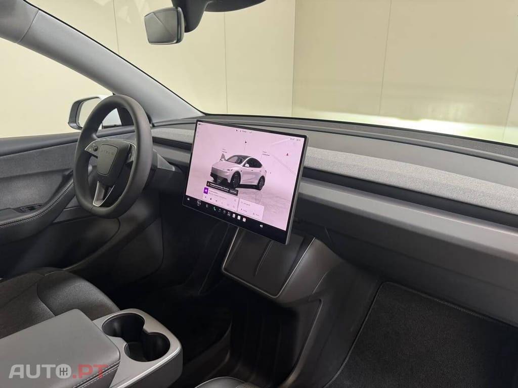 Tesla Model Y Standard Range