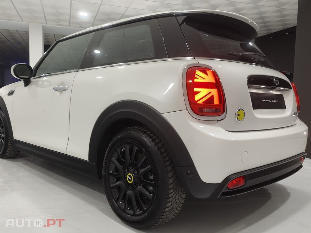 MINI Cooper Cooper SE Premium Essential