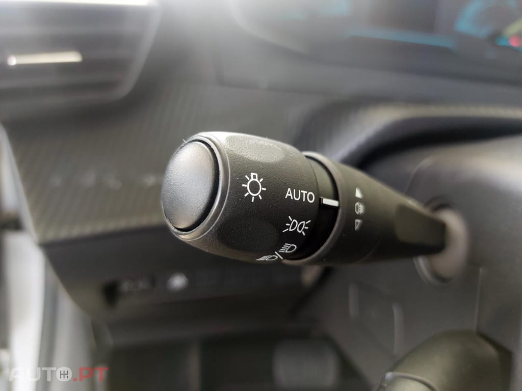 Peugeot E-208 50 kWh Active