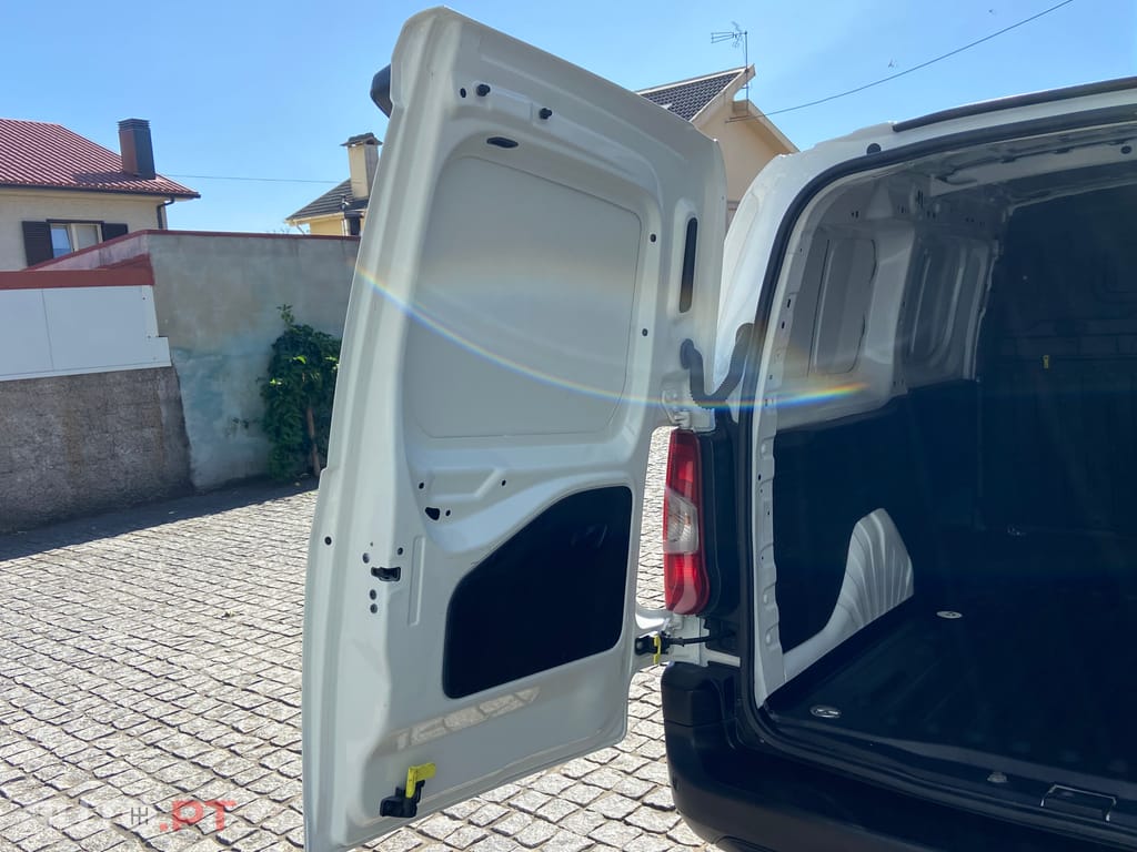 Peugeot Partner 1.6 HDI XL  L2  CarPlay