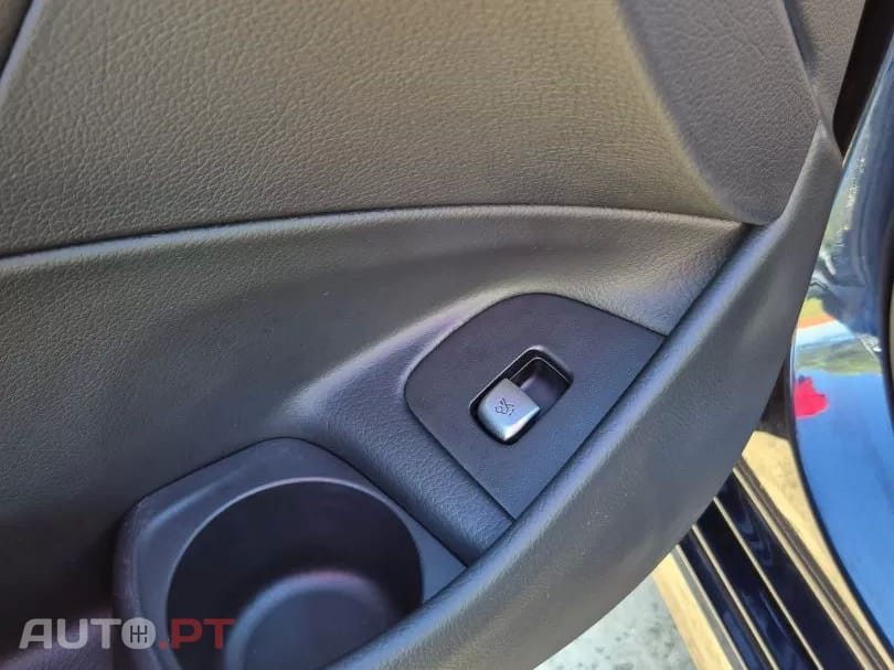 Mercedes-Benz E 300 9G-TRONIC AMG LINE 4 MATIC