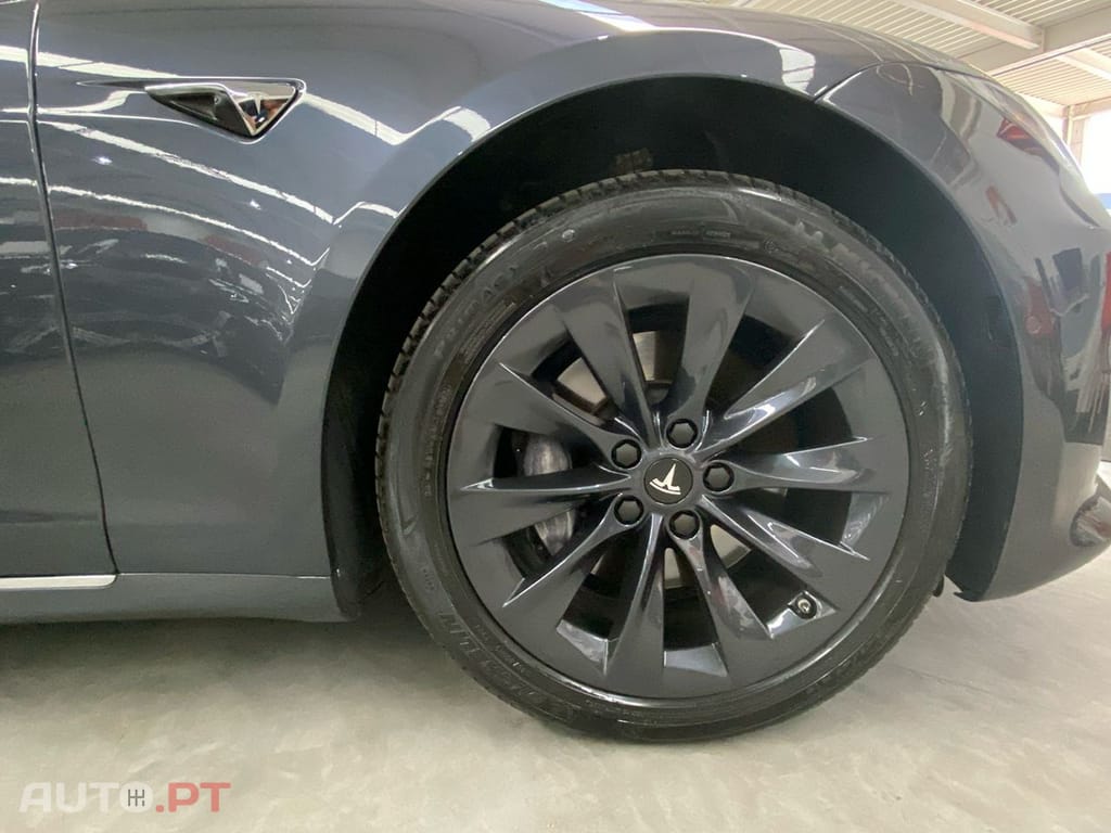 Tesla Model S 75D AWD